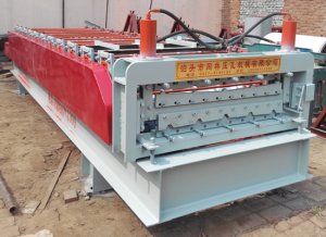 多功能數(shù)控雙層壓瓦機(jī)